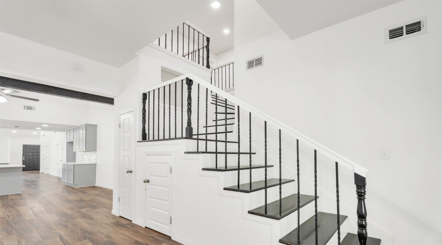 2001 Kennedy St, ZAPATA, Texas 78076, 5 Bedrooms Bedrooms, 7 Rooms Rooms,3 BathroomsBathrooms,Residential,For Sale,2001 Kennedy St,20261316