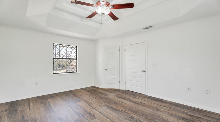 2001 Kennedy St, ZAPATA, Texas 78076, 5 Bedrooms Bedrooms, 7 Rooms Rooms,3 BathroomsBathrooms,Residential,For Sale,2001 Kennedy St,20261316