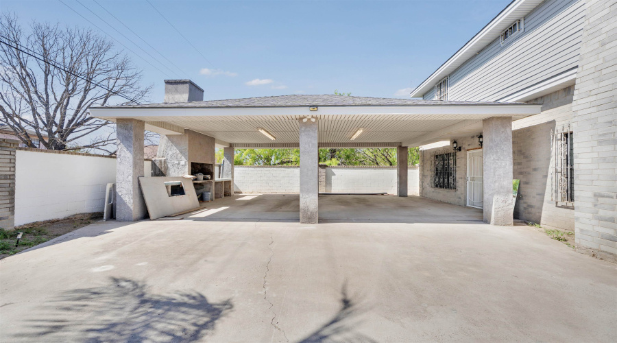 2001 Kennedy St, ZAPATA, Texas 78076, 5 Bedrooms Bedrooms, 7 Rooms Rooms,3 BathroomsBathrooms,Residential,For Sale,2001 Kennedy St,20261316