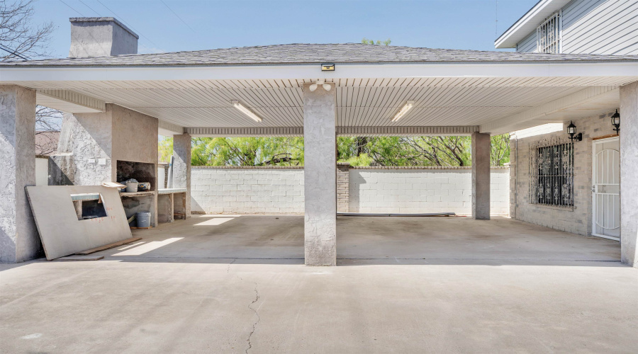 2001 Kennedy St, ZAPATA, Texas 78076, 5 Bedrooms Bedrooms, 7 Rooms Rooms,3 BathroomsBathrooms,Residential,For Sale,2001 Kennedy St,20261316