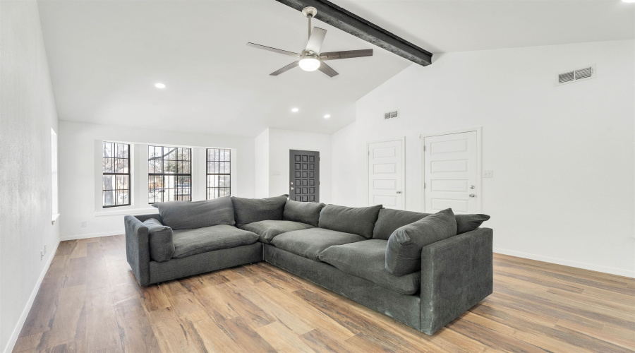 2001 Kennedy St, ZAPATA, Texas 78076, 5 Bedrooms Bedrooms, 7 Rooms Rooms,3 BathroomsBathrooms,Residential,For Sale,2001 Kennedy St,20261316