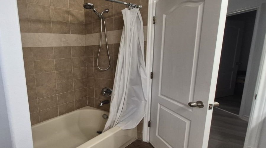 2943 Mehlhorn Lp, Laredo, Texas 78045, 4 Bedrooms Bedrooms, 8 Rooms Rooms,3 BathroomsBathrooms,Residential,For Sale,2943 Mehlhorn Lp,20261322