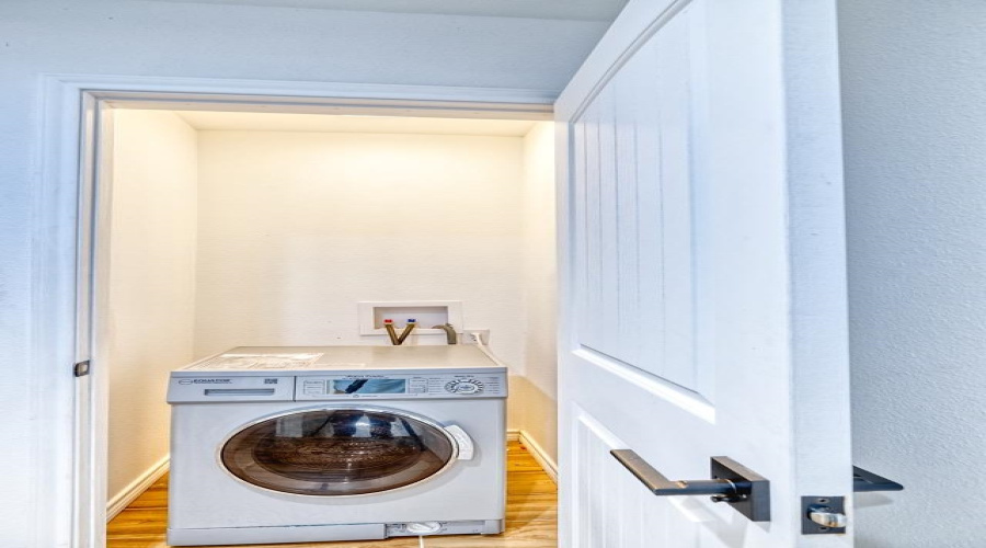 1100 W Houston St, Carrizo Springs, Texas 78834, ,Multi-family,For Sale,1100 W Houston St,20261321