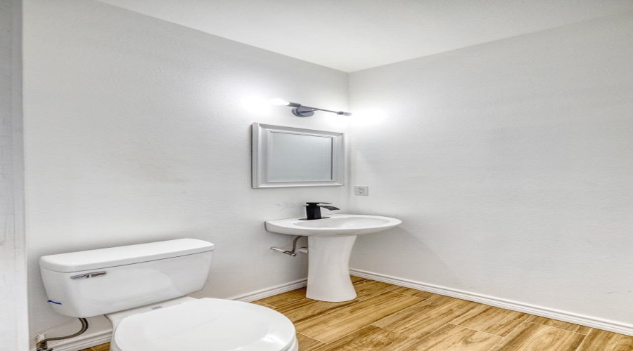 1100 W Houston St, Carrizo Springs, Texas 78834, ,Multi-family,For Sale,1100 W Houston St,20261321