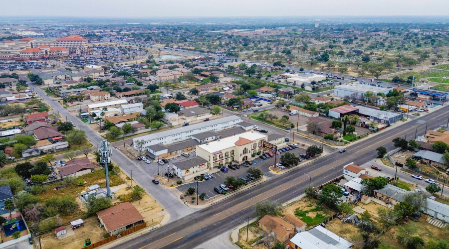 4001 McPherson Ave, Laredo, Texas 78041, 6 Rooms Rooms,Commercial retail/office,For Sale,4001 McPherson Ave,20261326