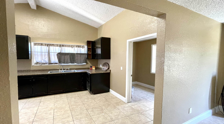 3020 Monterrey St, Laredo, Texas 78046, 4 Bedrooms Bedrooms, 7 Rooms Rooms,2 BathroomsBathrooms,Residential,For Sale,3020 Monterrey St,20261324