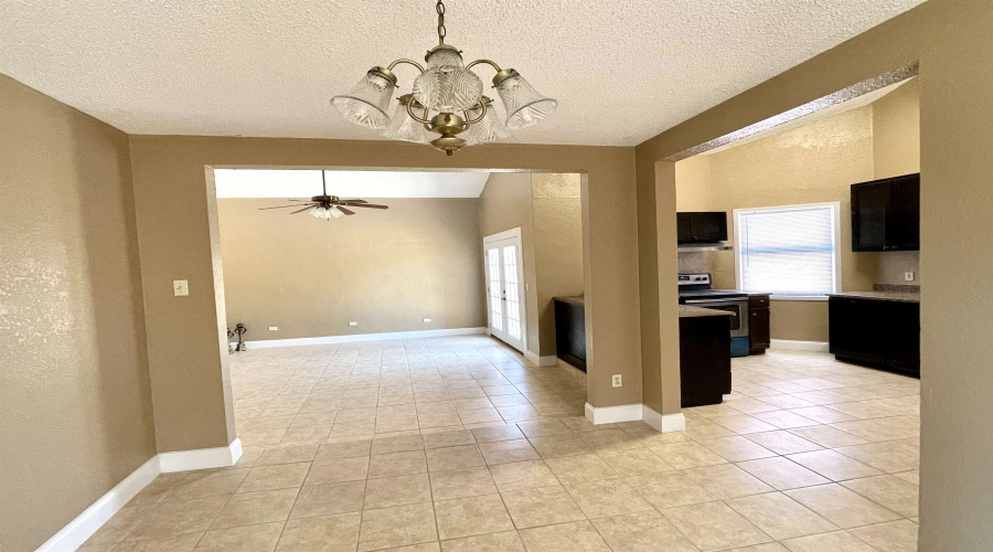 3020 Monterrey St, Laredo, Texas 78046, 4 Bedrooms Bedrooms, 7 Rooms Rooms,2 BathroomsBathrooms,Residential,For Sale,3020 Monterrey St,20261324