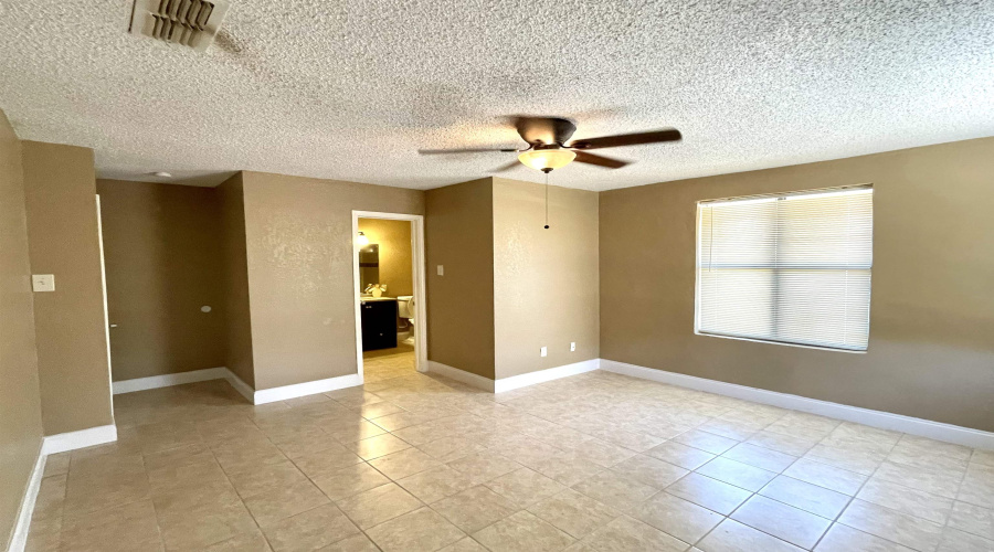 3020 Monterrey St, Laredo, Texas 78046, 4 Bedrooms Bedrooms, 7 Rooms Rooms,2 BathroomsBathrooms,Residential,For Sale,3020 Monterrey St,20261324