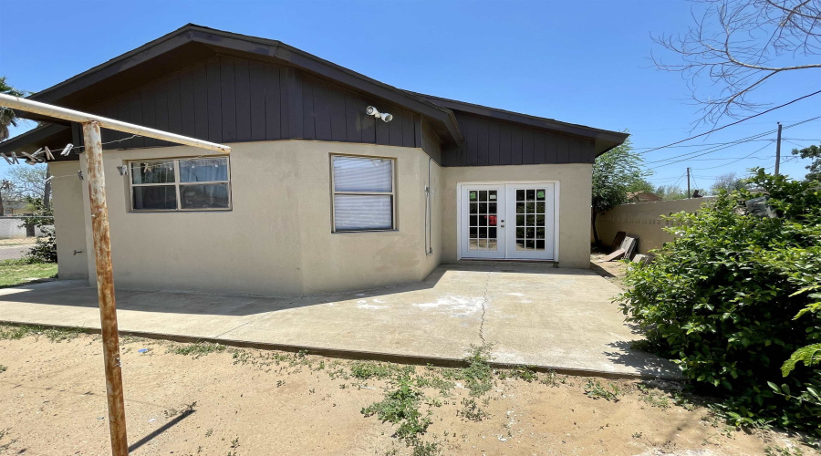 3020 Monterrey St, Laredo, Texas 78046, 4 Bedrooms Bedrooms, 7 Rooms Rooms,2 BathroomsBathrooms,Residential,For Sale,3020 Monterrey St,20261324