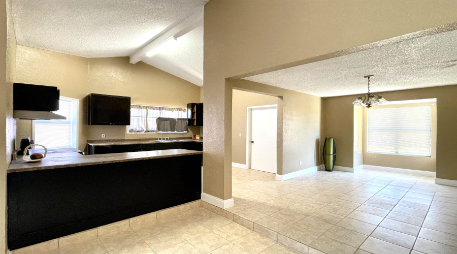 3020 Monterrey St, Laredo, Texas 78046, 4 Bedrooms Bedrooms, 7 Rooms Rooms,2 BathroomsBathrooms,Residential,For Sale,3020 Monterrey St,20261324