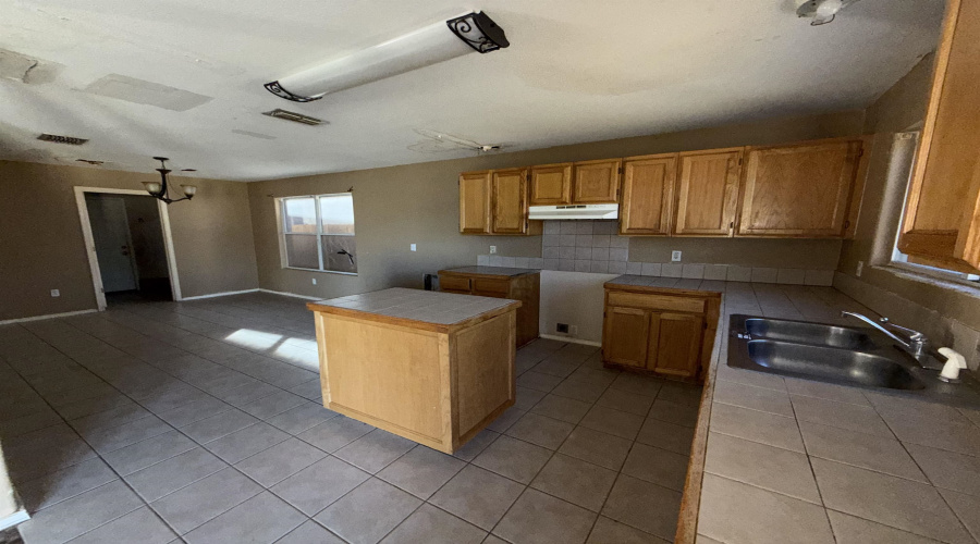 614 Pinos Cr, Laredo, Texas 78043, 3 Bedrooms Bedrooms, 6 Rooms Rooms,2 BathroomsBathrooms,Residential,For Sale,614 Pinos Cr,20261327