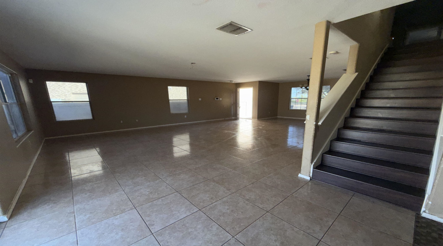 614 Pinos Cr, Laredo, Texas 78043, 3 Bedrooms Bedrooms, 6 Rooms Rooms,2 BathroomsBathrooms,Residential,For Sale,614 Pinos Cr,20261327