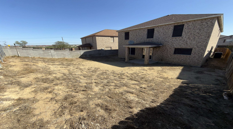 614 Pinos Cr, Laredo, Texas 78043, 3 Bedrooms Bedrooms, 6 Rooms Rooms,2 BathroomsBathrooms,Residential,For Sale,614 Pinos Cr,20261327