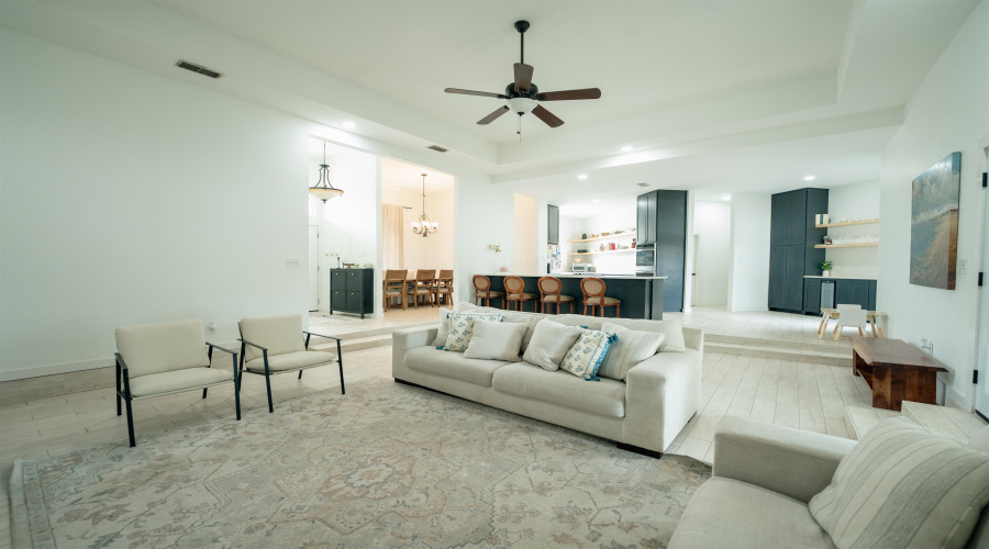 1502 White Tail Ln, Laredo, Texas 78043, 3 Bedrooms Bedrooms, 7 Rooms Rooms,2 BathroomsBathrooms,Residential,For Rent,1502 White Tail Ln,20261330