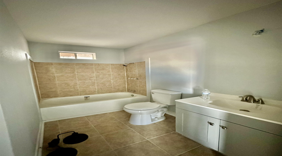 911 N Pine St, Hebbronville, Texas 78361, 4 Bedrooms Bedrooms, 6 Rooms Rooms,2 BathroomsBathrooms,Residential,For Sale,911 N Pine St,20261331