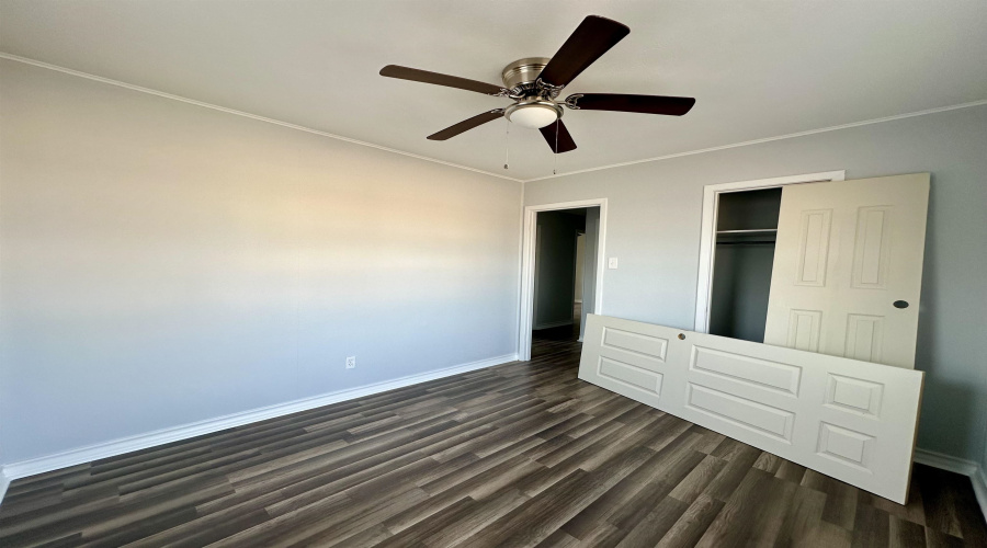 911 N Pine St, Hebbronville, Texas 78361, 4 Bedrooms Bedrooms, 6 Rooms Rooms,2 BathroomsBathrooms,Residential,For Sale,911 N Pine St,20261331