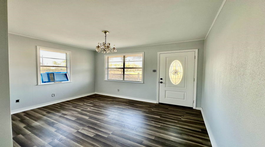 911 N Pine St, Hebbronville, Texas 78361, 4 Bedrooms Bedrooms, 6 Rooms Rooms,2 BathroomsBathrooms,Residential,For Sale,911 N Pine St,20261331