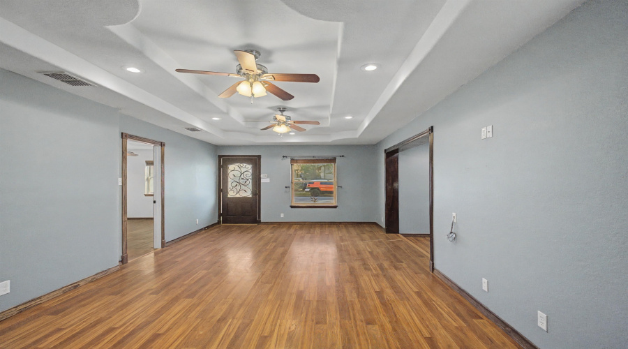 1510 Hemlock Dr, Laredo, Texas 78041, 3 Bedrooms Bedrooms, 6 Rooms Rooms,2 BathroomsBathrooms,Residential,For Sale,1510 Hemlock Dr,20261332