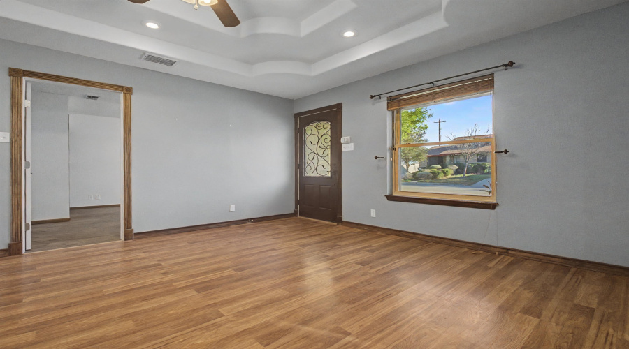 1510 Hemlock Dr, Laredo, Texas 78041, 3 Bedrooms Bedrooms, 6 Rooms Rooms,2 BathroomsBathrooms,Residential,For Sale,1510 Hemlock Dr,20261332