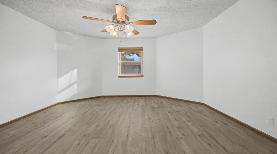 1510 Hemlock Dr, Laredo, Texas 78041, 3 Bedrooms Bedrooms, 6 Rooms Rooms,2 BathroomsBathrooms,Residential,For Sale,1510 Hemlock Dr,20261332