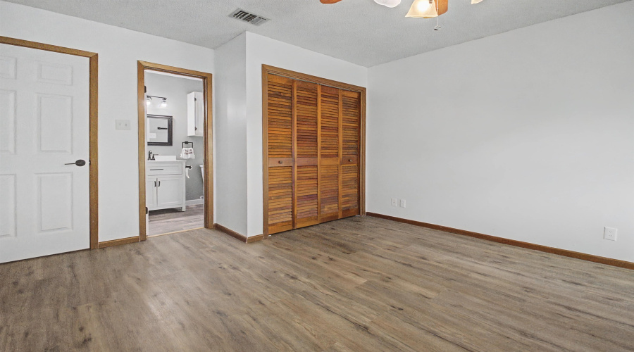 1510 Hemlock Dr, Laredo, Texas 78041, 3 Bedrooms Bedrooms, 6 Rooms Rooms,2 BathroomsBathrooms,Residential,For Sale,1510 Hemlock Dr,20261332