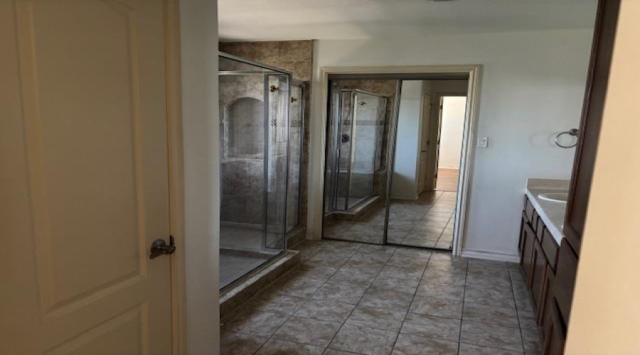 9813 Sandhill Dr, Laredo, Texas 78045-0000, 4 Bedrooms Bedrooms, 6 Rooms Rooms,3 BathroomsBathrooms,Residential,For Rent,9813 Sandhill Dr,20261334