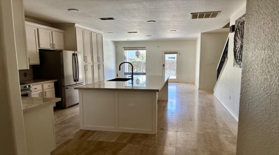 9813 Sandhill Dr, Laredo, Texas 78045-0000, 4 Bedrooms Bedrooms, 6 Rooms Rooms,3 BathroomsBathrooms,Residential,For Rent,9813 Sandhill Dr,20261334