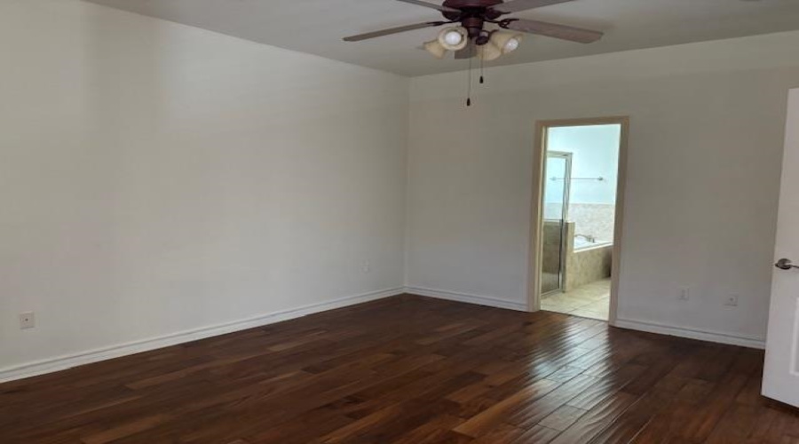 9813 Sandhill Dr, Laredo, Texas 78045-0000, 4 Bedrooms Bedrooms, 6 Rooms Rooms,3 BathroomsBathrooms,Residential,For Rent,9813 Sandhill Dr,20261334