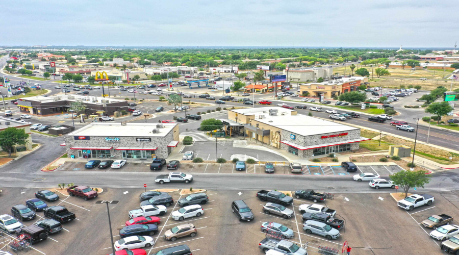 7709 McPherson Rd, Laredo, Texas 78045-9998, 1 Room Rooms,4 BathroomsBathrooms,Commercial retail/office,For Sale,7709 McPherson Rd,20261338