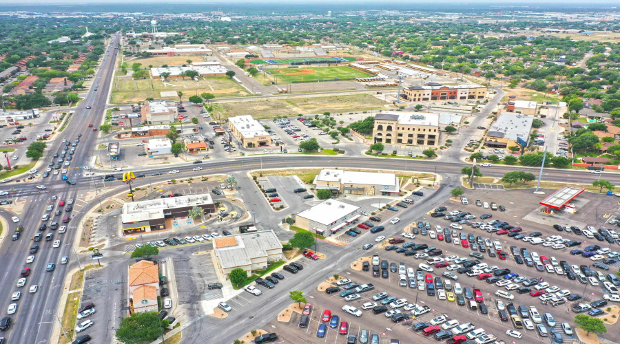 7709 McPherson Rd, Laredo, Texas 78045-9998, 1 Room Rooms,4 BathroomsBathrooms,Commercial retail/office,For Sale,7709 McPherson Rd,20261338