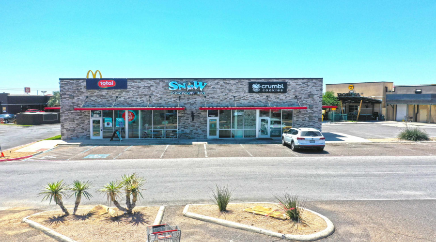 7709 McPherson Rd, Laredo, Texas 78045-9998, 1 Room Rooms,4 BathroomsBathrooms,Commercial retail/office,For Sale,7709 McPherson Rd,20261338