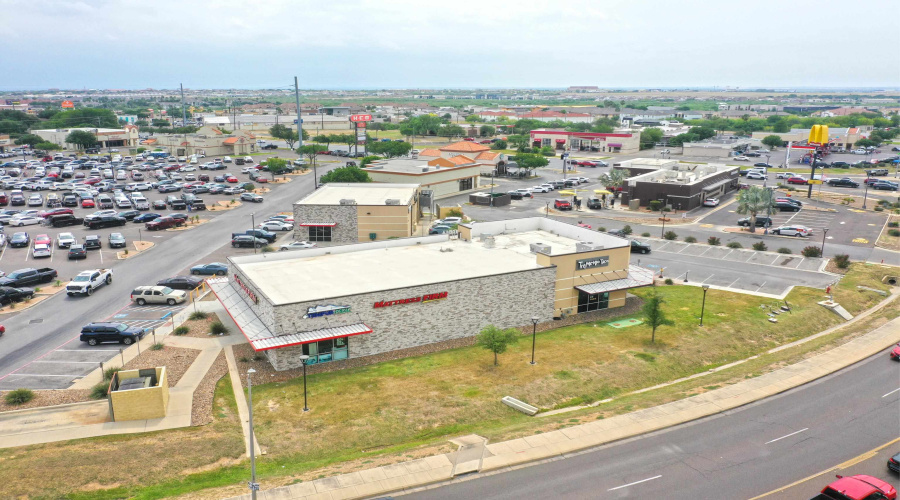 7709 McPherson Rd, Laredo, Texas 78045-9998, 1 Room Rooms,4 BathroomsBathrooms,Commercial retail/office,For Sale,7709 McPherson Rd,20261338