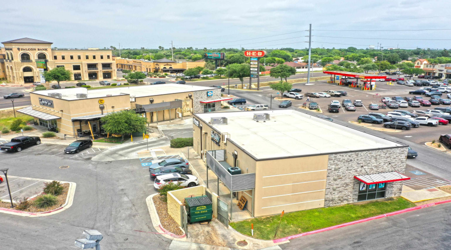 7709 McPherson Rd, Laredo, Texas 78045-9998, 1 Room Rooms,4 BathroomsBathrooms,Commercial retail/office,For Sale,7709 McPherson Rd,20261338