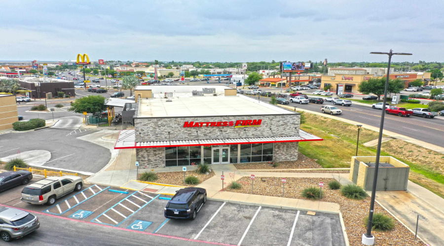 7709 McPherson Rd, Laredo, Texas 78045-9998, 1 Room Rooms,4 BathroomsBathrooms,Commercial retail/office,For Sale,7709 McPherson Rd,20261338