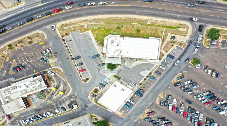 7709 McPherson Rd, Laredo, Texas 78045-9998, 1 Room Rooms,4 BathroomsBathrooms,Commercial retail/office,For Sale,7709 McPherson Rd,20261338