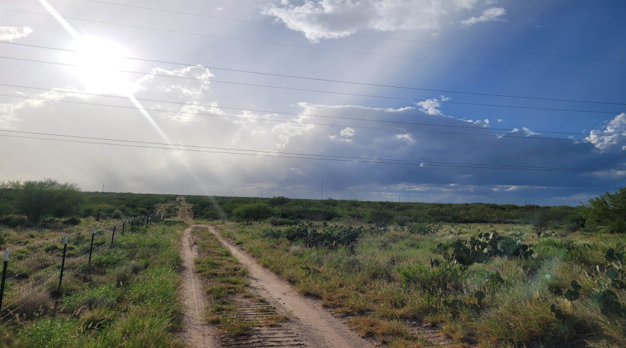 1000 Zapata Hwy, Laredo, Texas 78046, ,Land,For Sale,1000 Zapata Hwy,20261335