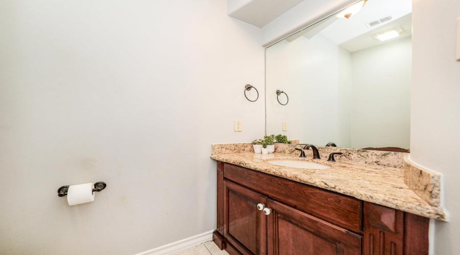 319 Lake Carnegie Ct., LAREDO, Texas 78041, 5 Bedrooms Bedrooms, 10 Rooms Rooms,3 BathroomsBathrooms,Residential,For Sale,319 Lake Carnegie Ct.,20261336