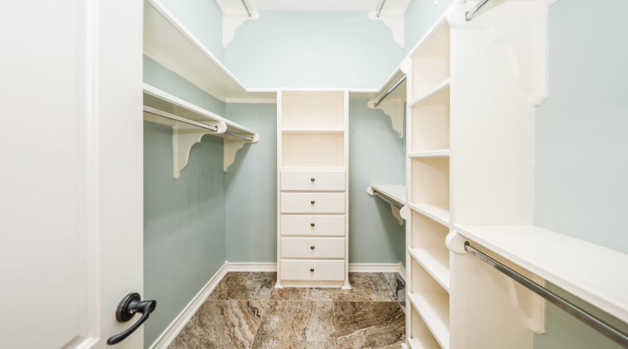 319 Lake Carnegie Ct., LAREDO, Texas 78041, 5 Bedrooms Bedrooms, 10 Rooms Rooms,3 BathroomsBathrooms,Residential,For Sale,319 Lake Carnegie Ct.,20261336