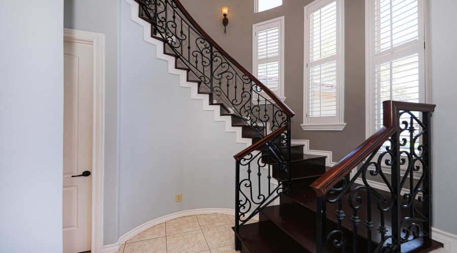 319 Lake Carnegie Ct., LAREDO, Texas 78041, 5 Bedrooms Bedrooms, 10 Rooms Rooms,3 BathroomsBathrooms,Residential,For Sale,319 Lake Carnegie Ct.,20261336