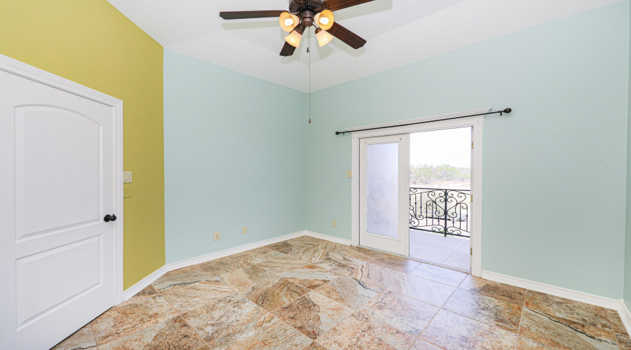 319 Lake Carnegie Ct., LAREDO, Texas 78041, 5 Bedrooms Bedrooms, 10 Rooms Rooms,3 BathroomsBathrooms,Residential,For Sale,319 Lake Carnegie Ct.,20261336