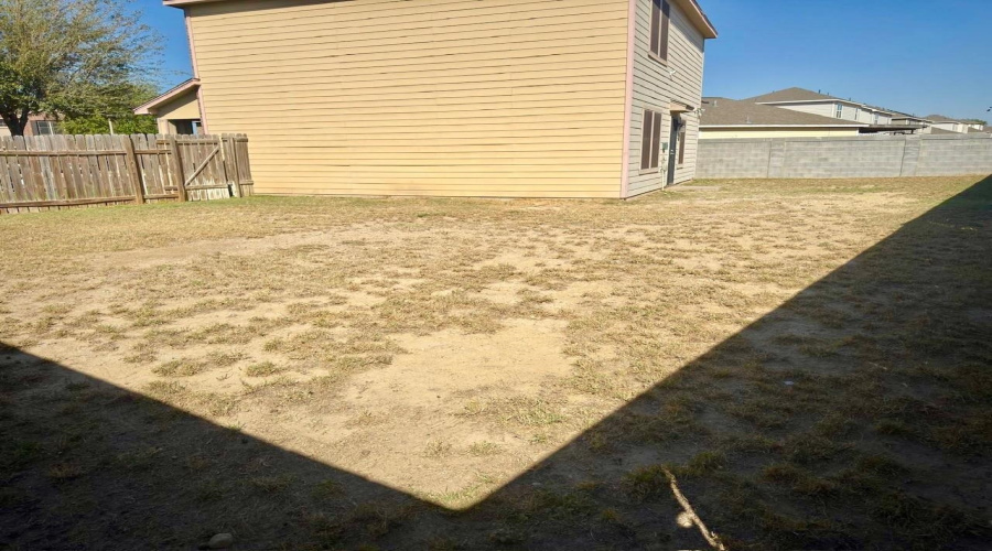 11215 Quintana Dr, Laredo, Texas 78045, 3 Bedrooms Bedrooms, 7 Rooms Rooms,2 BathroomsBathrooms,Residential,For Sale,11215 Quintana Dr,20261346