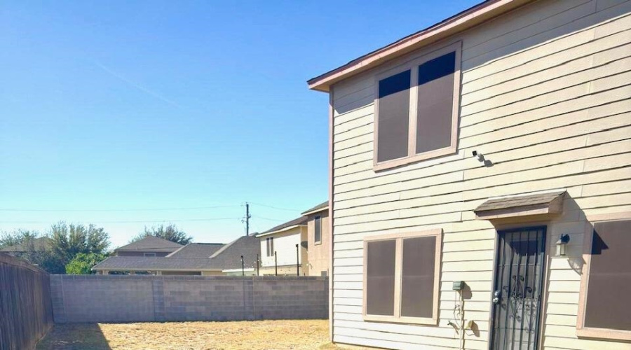 11215 Quintana Dr, Laredo, Texas 78045, 3 Bedrooms Bedrooms, 7 Rooms Rooms,2 BathroomsBathrooms,Residential,For Sale,11215 Quintana Dr,20261346