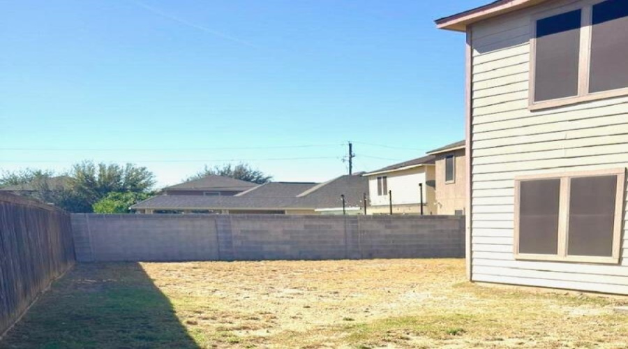 11215 Quintana Dr, Laredo, Texas 78045, 3 Bedrooms Bedrooms, 7 Rooms Rooms,2 BathroomsBathrooms,Residential,For Sale,11215 Quintana Dr,20261346