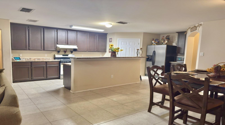 11215 Quintana Dr, Laredo, Texas 78045, 3 Bedrooms Bedrooms, 7 Rooms Rooms,2 BathroomsBathrooms,Residential,For Sale,11215 Quintana Dr,20261346