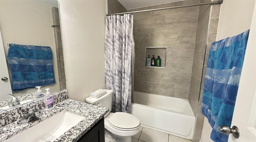 3614 Jorge Sosa, Laredo, Texas 78046, 4 Bedrooms Bedrooms, 6 Rooms Rooms,2 BathroomsBathrooms,Residential,For Rent,3614 Jorge Sosa,20261347