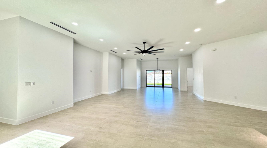 2925 Fishers Hill Lp, Laredo, Texas 78045, 3 Bedrooms Bedrooms, 5 Rooms Rooms,2 BathroomsBathrooms,Residential,For Rent,2925 Fishers Hill Lp,20261349