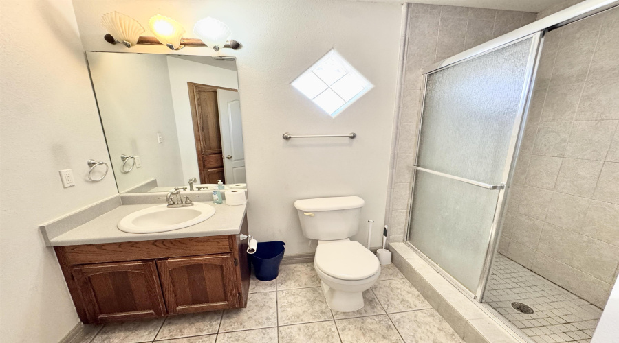 210 Leon Ave, LAREDO, Texas 78046, 3 Bedrooms Bedrooms, 5 Rooms Rooms,2 BathroomsBathrooms,Residential,For Rent,210 Leon Ave,20261340