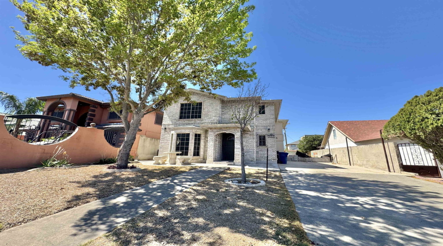 210 Leon Ave, LAREDO, Texas 78046, 3 Bedrooms Bedrooms, 5 Rooms Rooms,2 BathroomsBathrooms,Residential,For Rent,210 Leon Ave,20261340