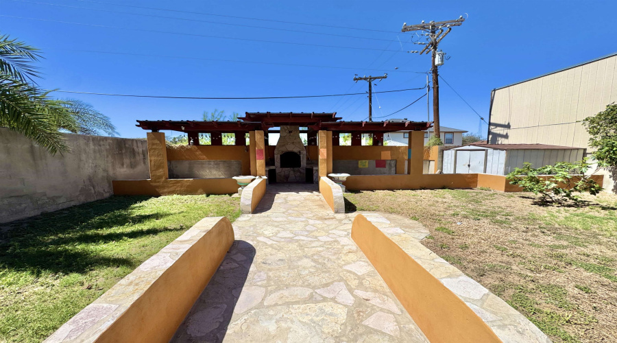 210 Leon Ave, LAREDO, Texas 78046, 3 Bedrooms Bedrooms, 5 Rooms Rooms,2 BathroomsBathrooms,Residential,For Rent,210 Leon Ave,20261340