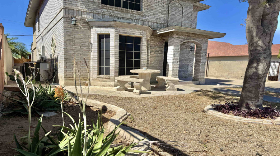 210 Leon Ave, LAREDO, Texas 78046, 3 Bedrooms Bedrooms, 5 Rooms Rooms,2 BathroomsBathrooms,Residential,For Rent,210 Leon Ave,20261340